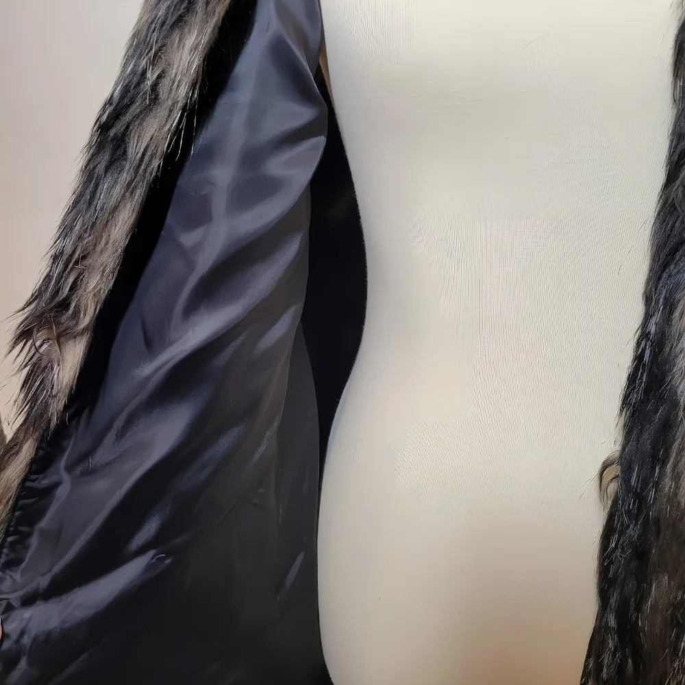 Chico's Chocolate Brown Size 3 Faux Fur Vest Cosplay Mob Wife Soft Funky Boho